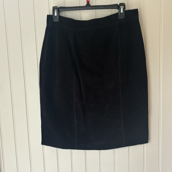 Vintage NWT Suede Skirt by Jennifer Moore - Picture 4 of 6